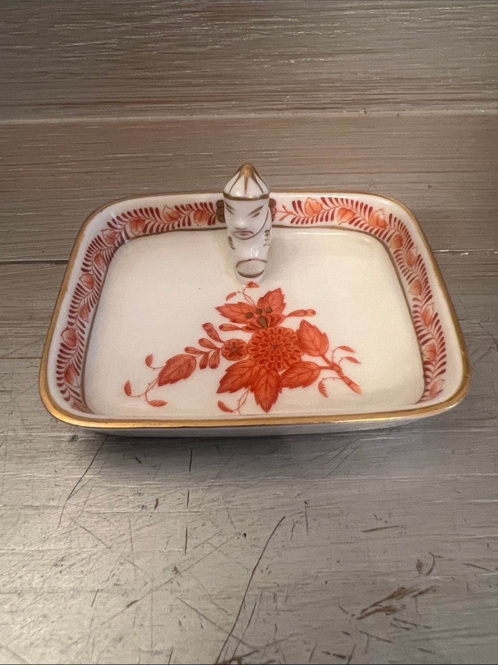 Herend Hungary porcelain ring dish ring holder featuring a sculpted central